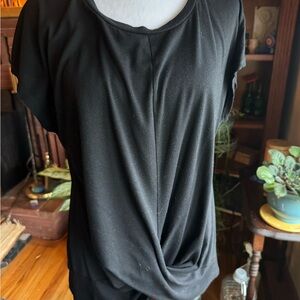 Chic Black Women's Short Sleeve Top